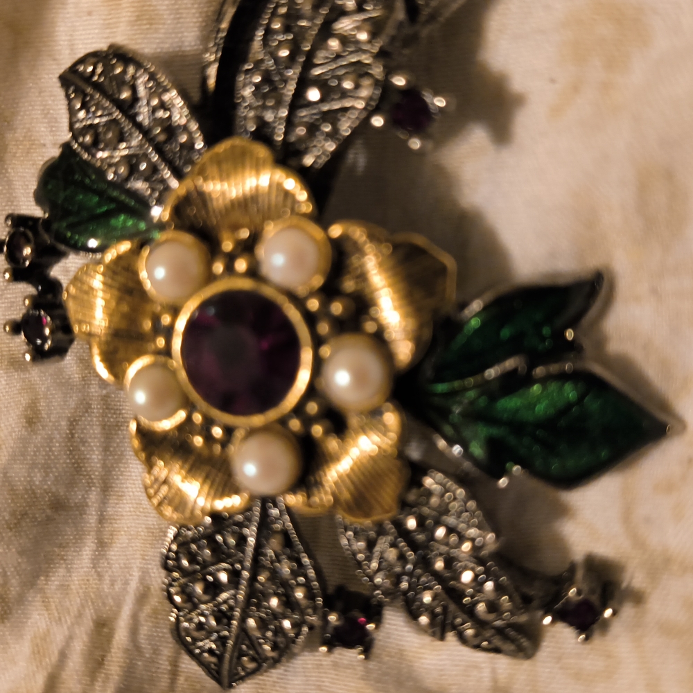 Elegant Gold and Green Floral Brooch